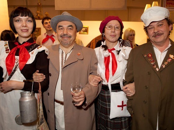 Konkursy I Scenarij Vecherinki Sssr Kostyumy Dlya Vecherinki V Stile Sssr